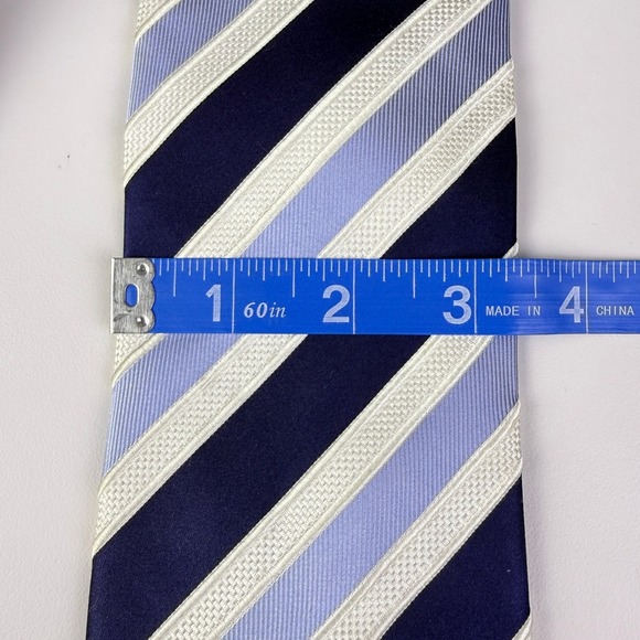 Donald J Trump Signature Collection Silk Mens Tie Navy Blue Light Blue Striped - Picture 7 of 8